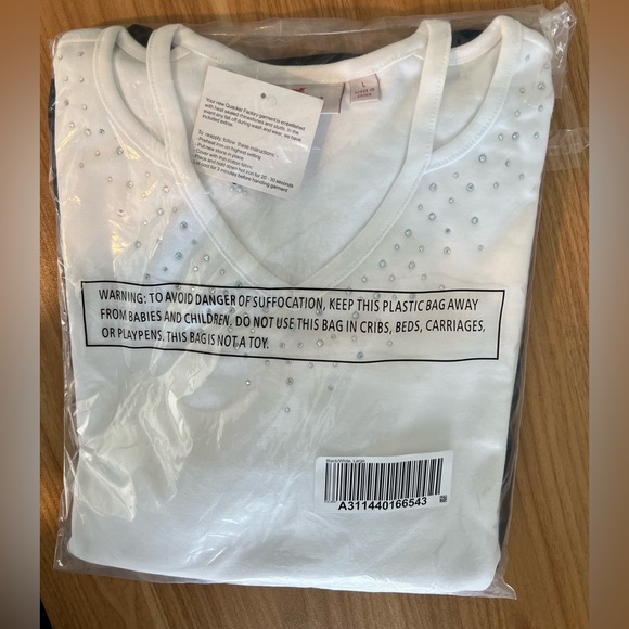 *Quacker Factory Set of 2 Cutout T-shirts V-Neck Rhinestones LARGE ~ A311440 - Picture 12 of 12